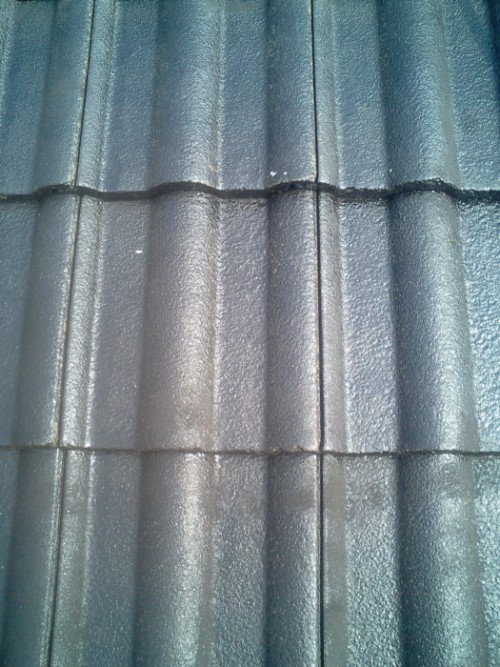 屋根：シーラー塗装２回目